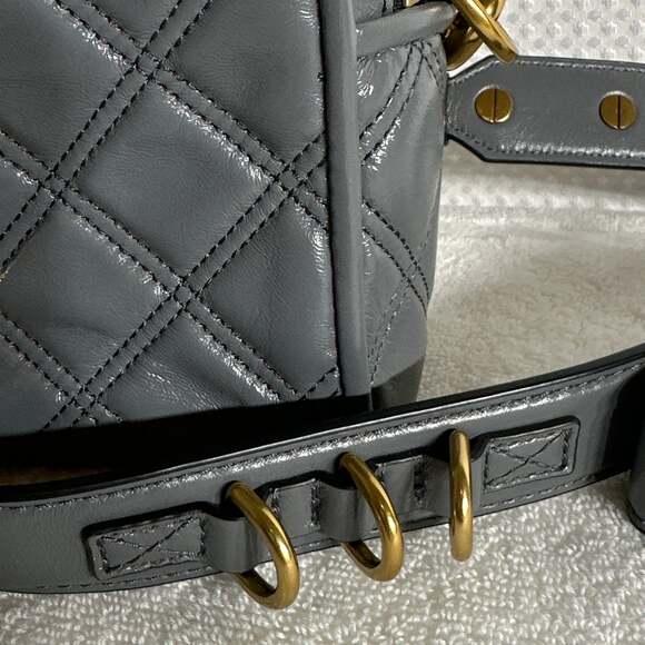 Marc Jacobs The Quilted Softshot 21 Crossbody Camera Bag in Cement Grey Lambskin - Picture 5 of 10
